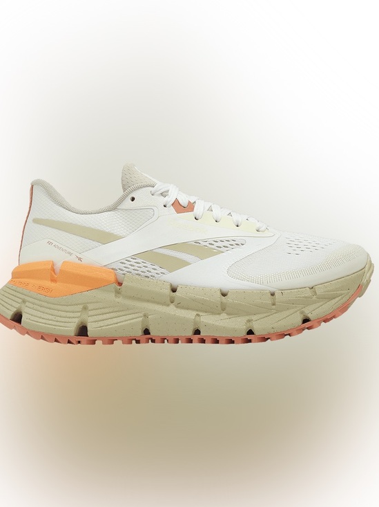 Reebok Shoes - Like new- New Reebok women’s float zig adventure one sneaker in chalk/beige 6.5